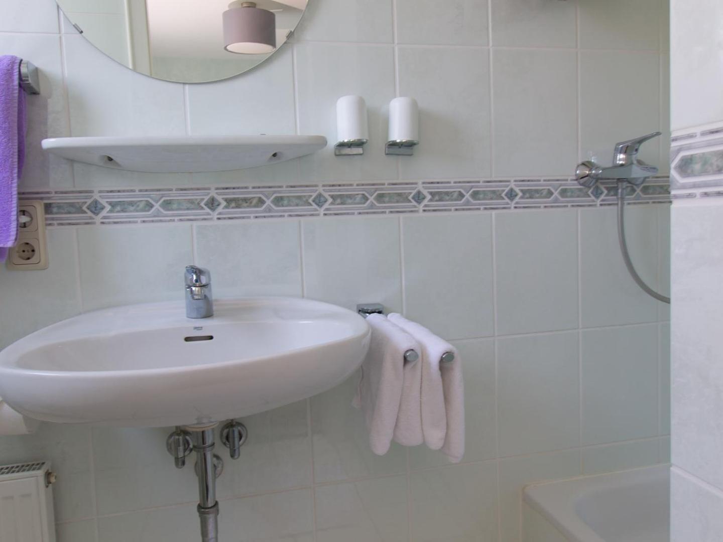 Hotel Zur Post - Burg An Der Mosel Номер фото